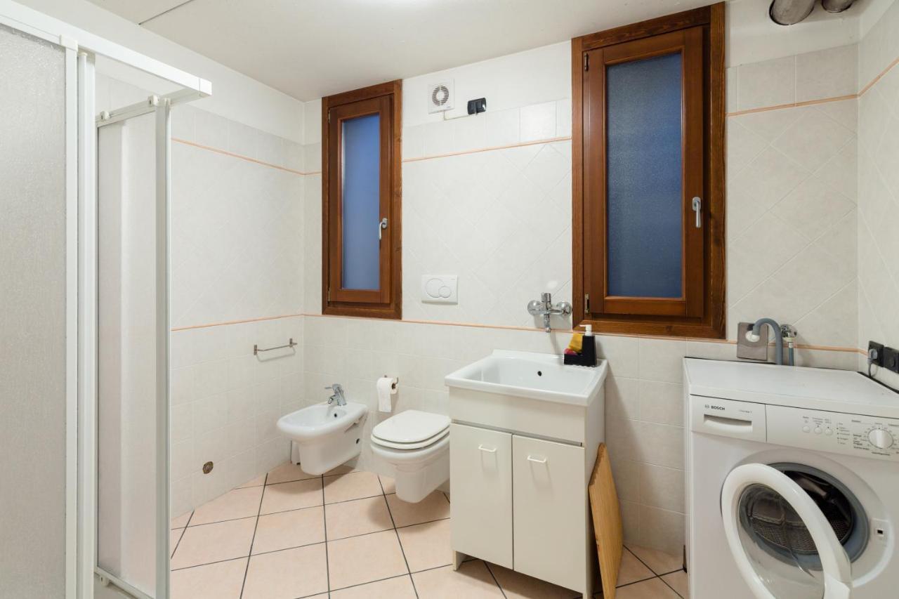 Casa Lorena Desenzano del Garda Bagian luar foto