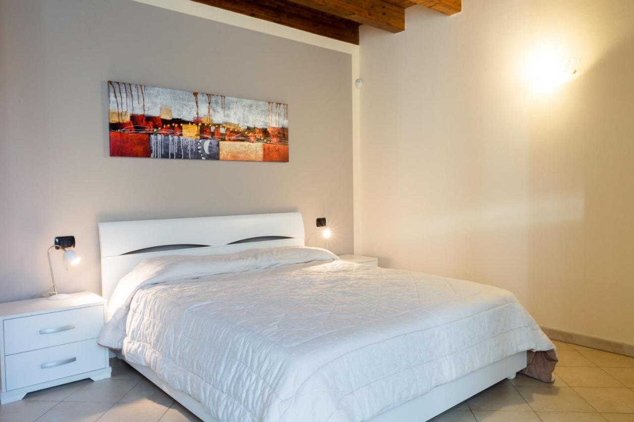 Casa Lorena Desenzano del Garda Bagian luar foto