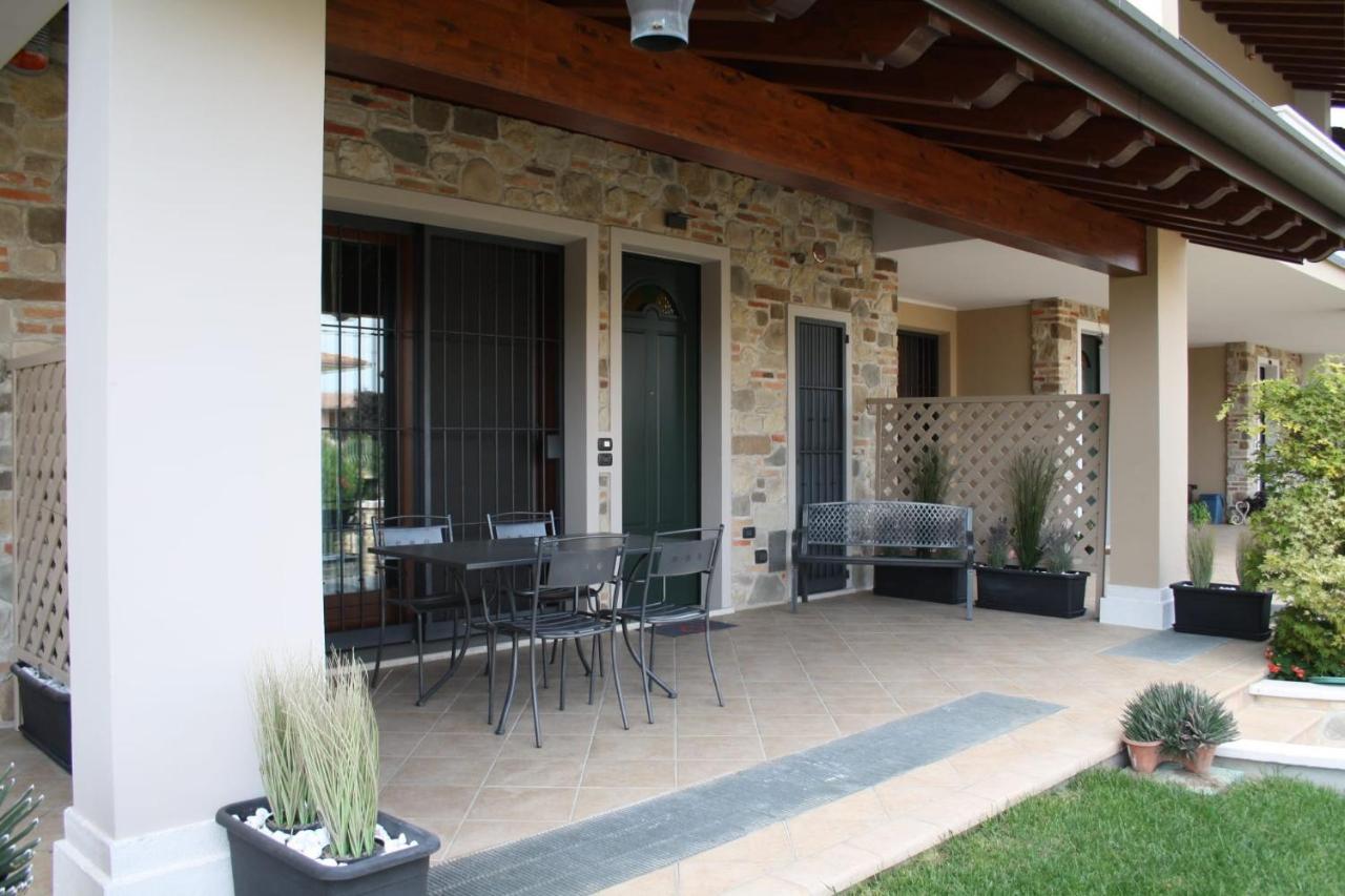 Casa Lorena Desenzano del Garda Bagian luar foto